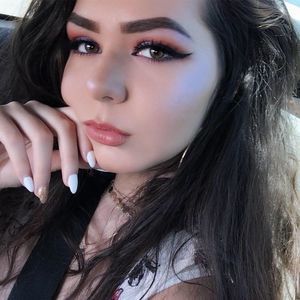 Meet your Posher, Liz